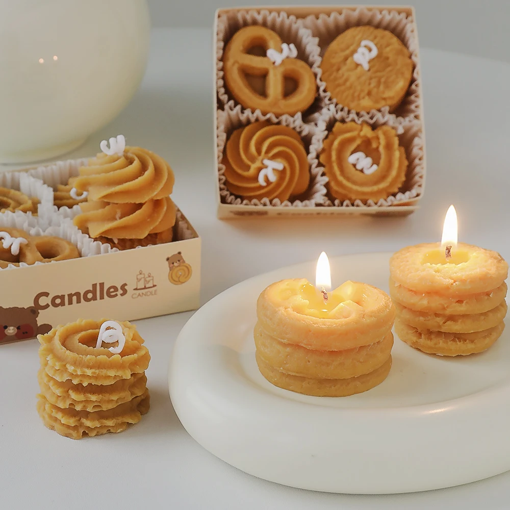 4pcs Set Cookies Biscuit Aromatherapy Candles with Gift Box Handmade Simulation Food Candles Scented Ornaments Home Decoration