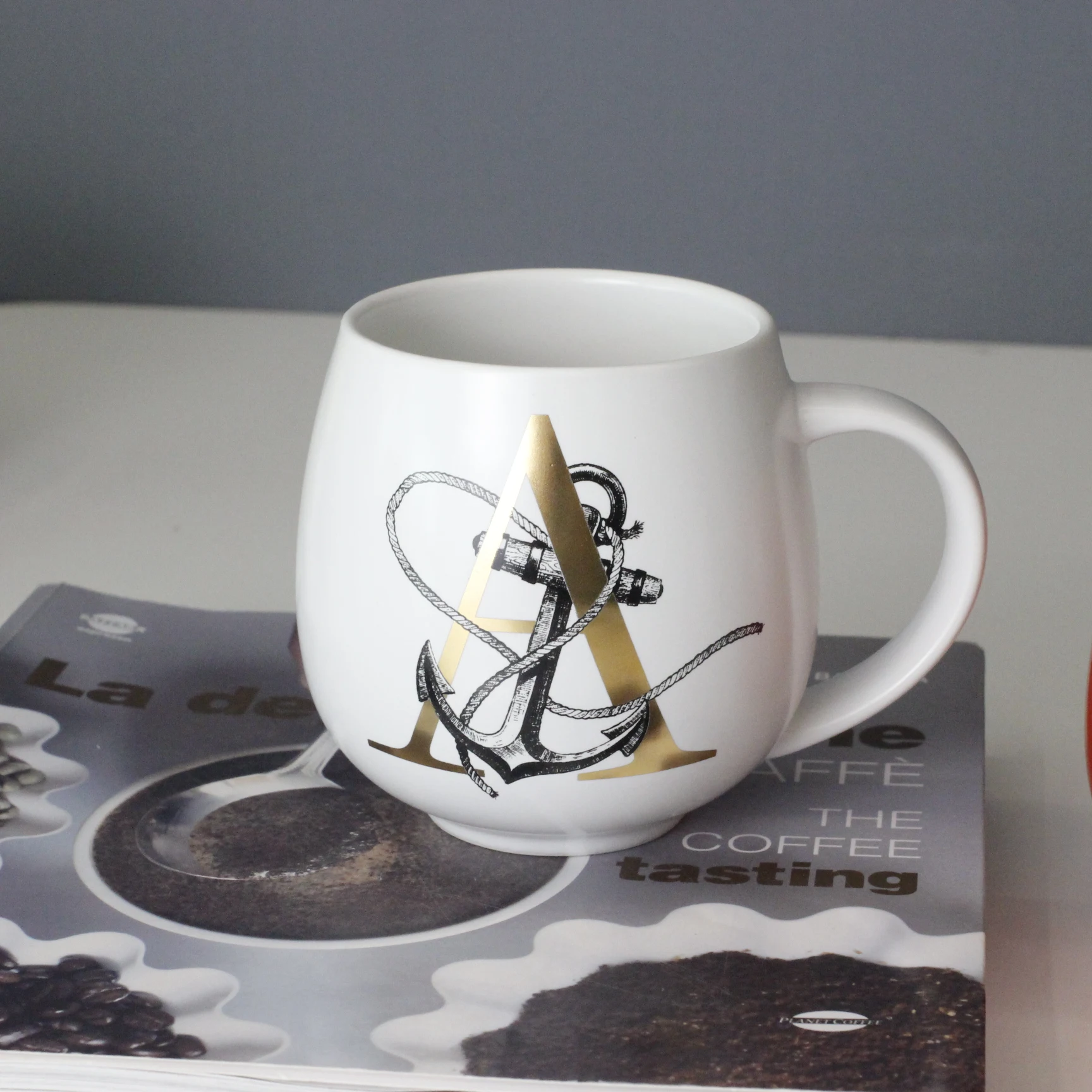 White Egg Shape Mug Ceramic Coffee Round Mug  Porcelain Cup for Custom Design Mug