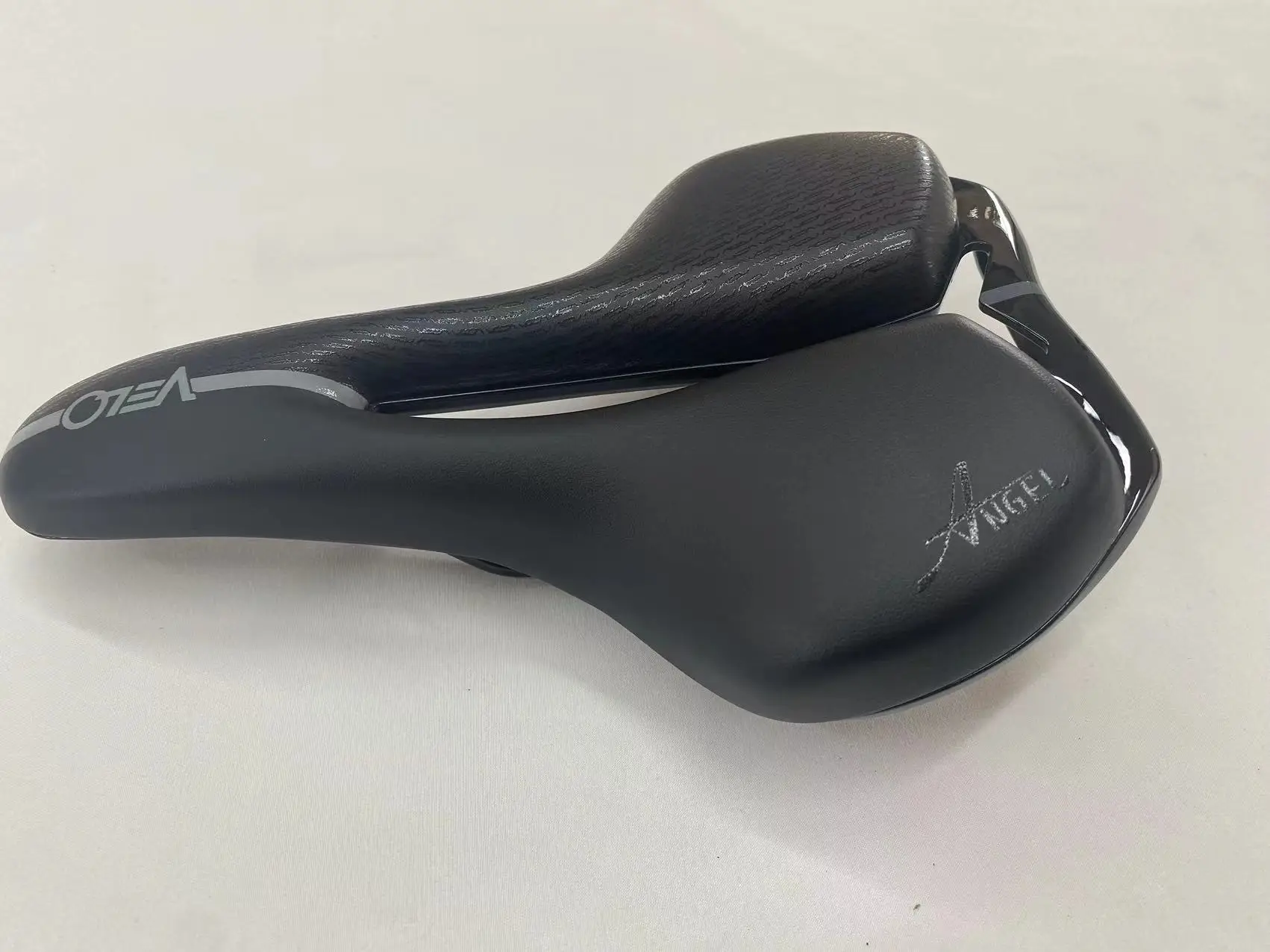 VELO  bicycle saddle for long-distance riding, comfortable and soft saddle.
