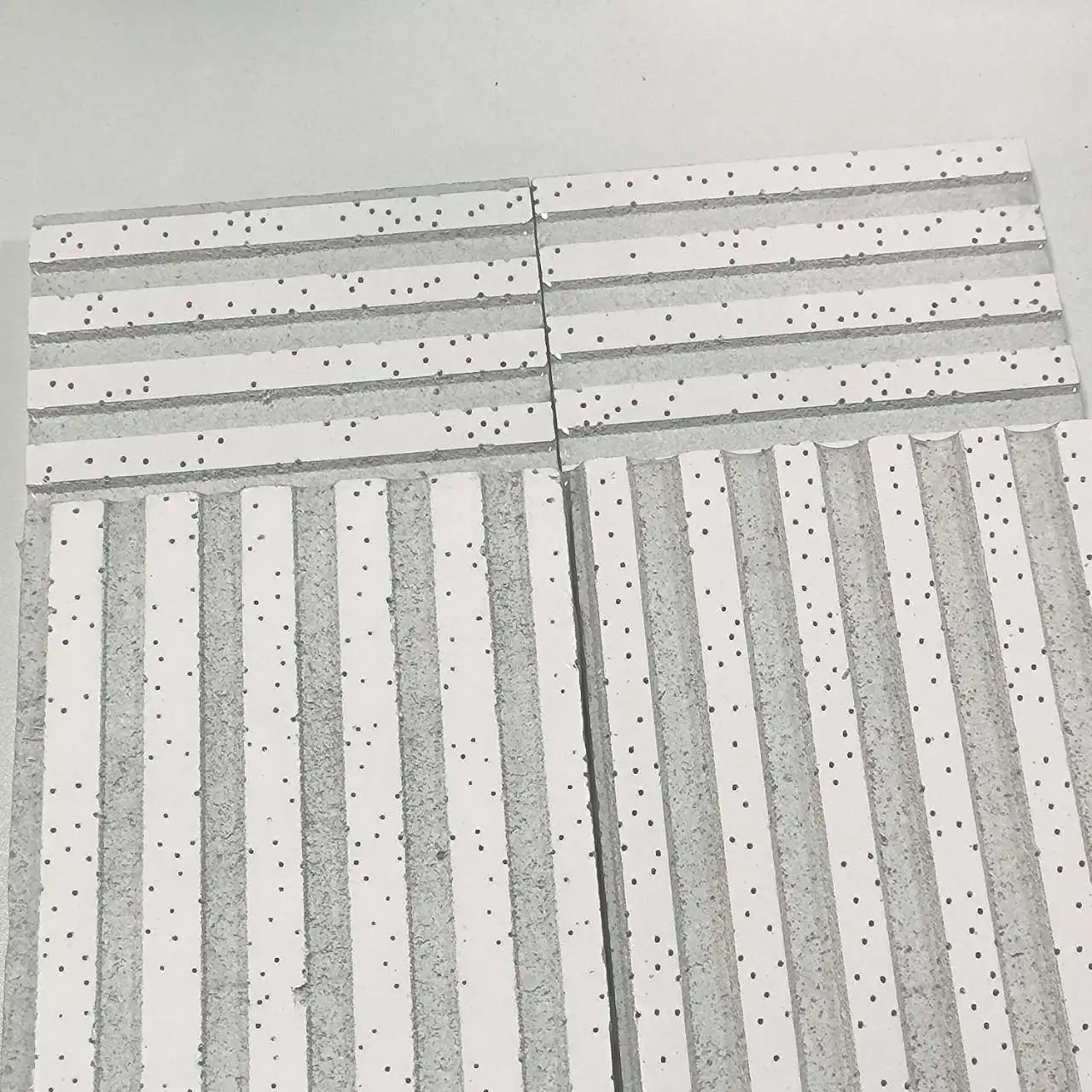 Suspended Mineral fiber Ceiling board,,fine fissued NRC 0.55