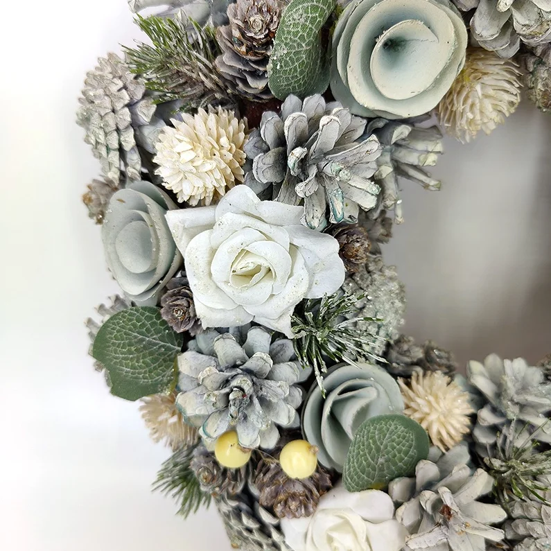 Wholesale Diameter 35 cm Real Pine Cones Hanging Front Door Christmas Wreaths And Garland For Decoration