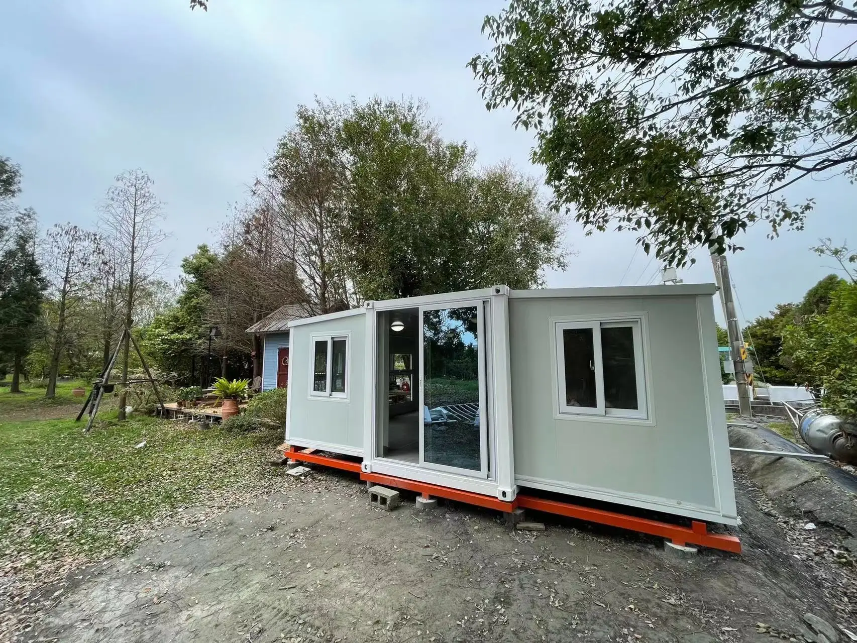 Factory directly sell rapid installation 20ft expandable modular container house with kitchen toilet
