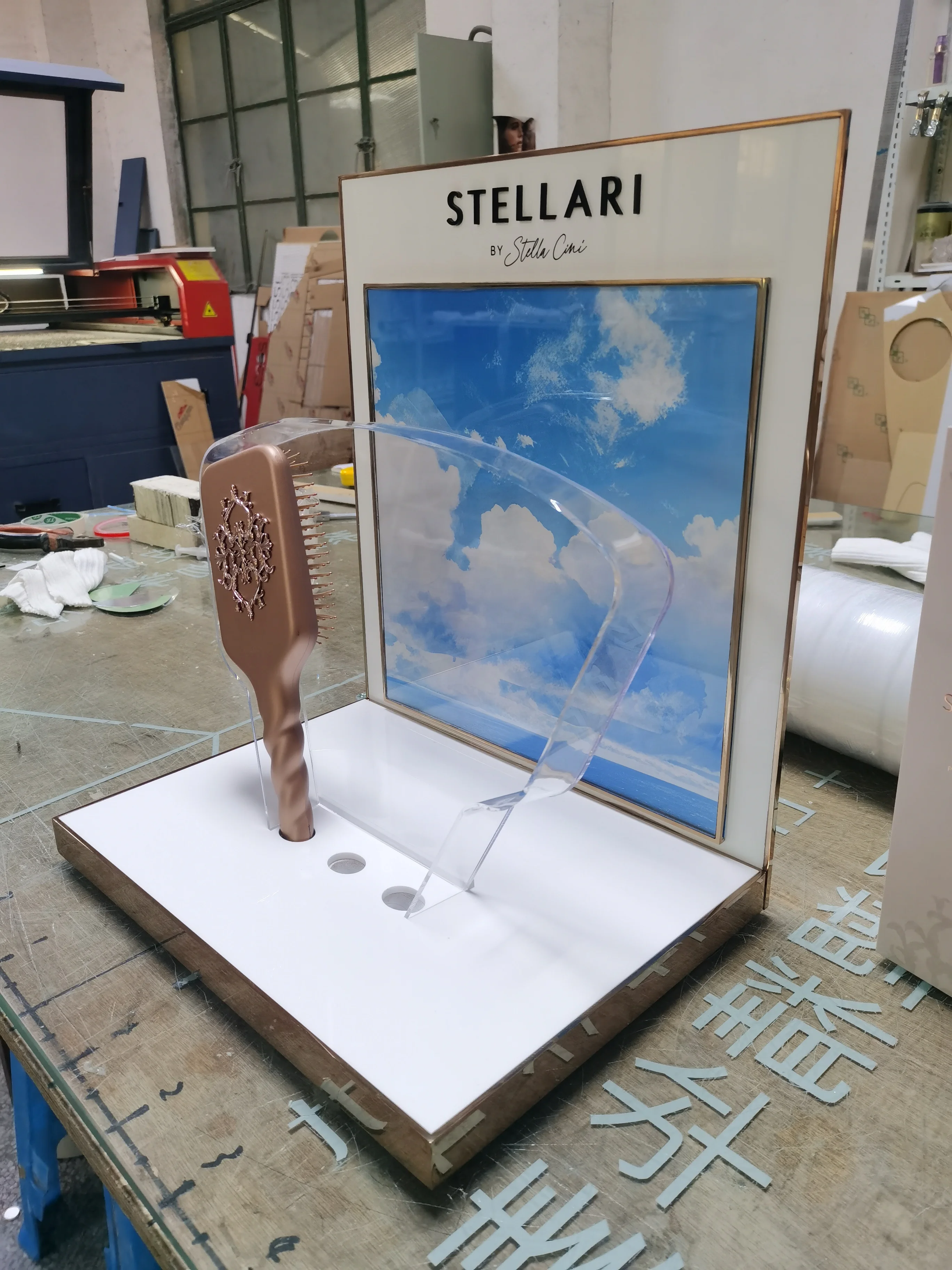 Custom luxury cosmetic display stand high quality beauty make up display stand support custom