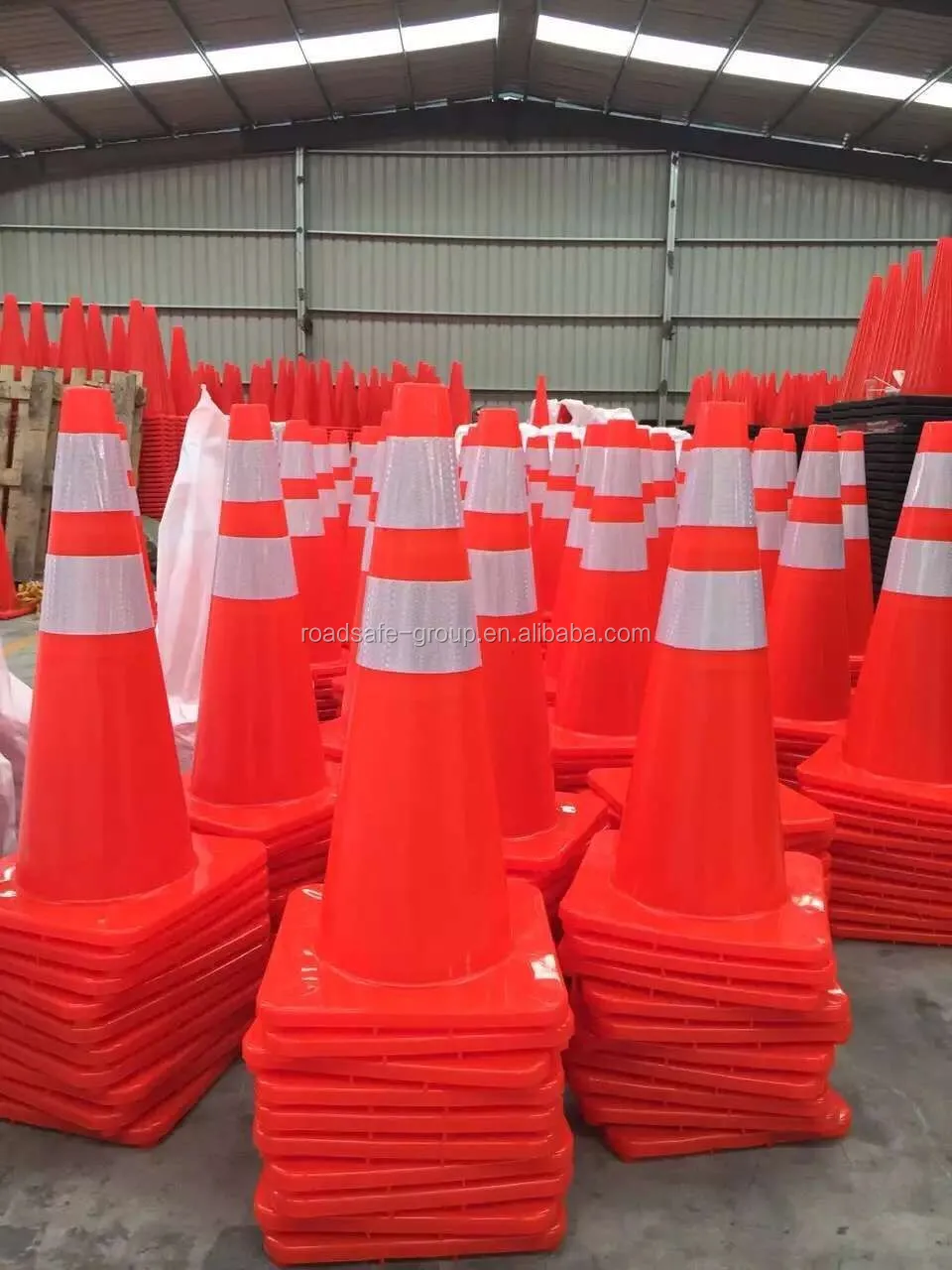 Made in China 20 years manufacturer road safety flexible PVC traffic cones for construction zone