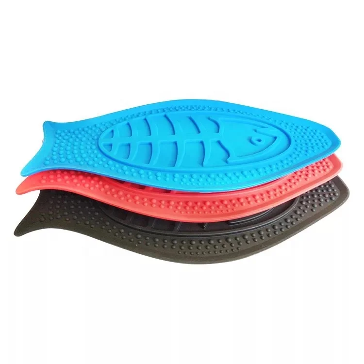 
Pretty stock silicone lick mat for cats slow feed healthy cat licking mat slow food for cats 