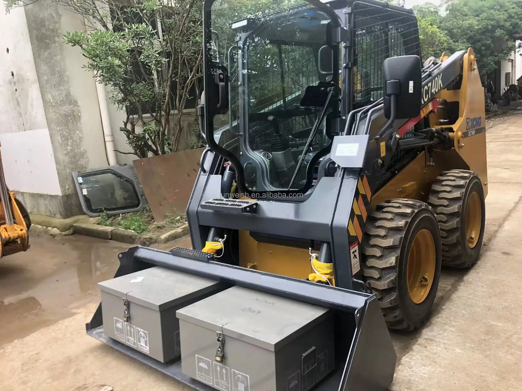 XCMG manufacturer XC740K XC760K brand new small skid steer loader with snow plow attachment price for sale