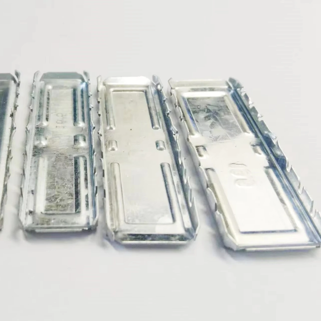 Steel Straight Corner Joint Connector For Aluminum Spacer Bar Of Insulating Glass