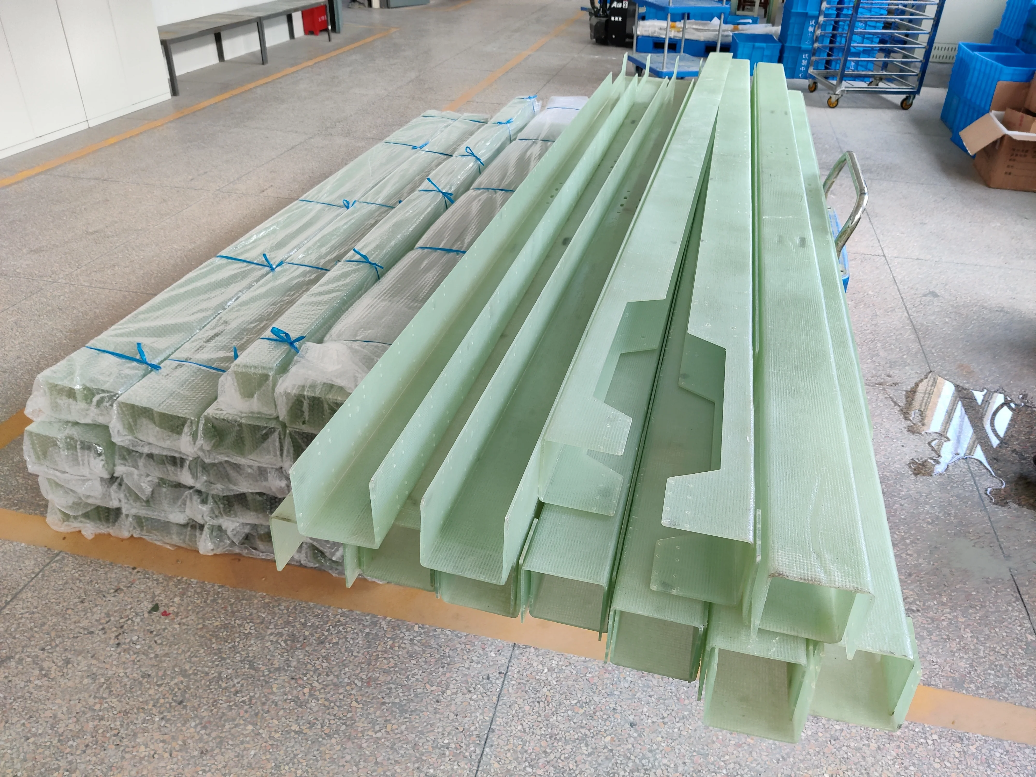 Factory custom FRP antenna housing customized fiber glass Hand Lay antenna radome