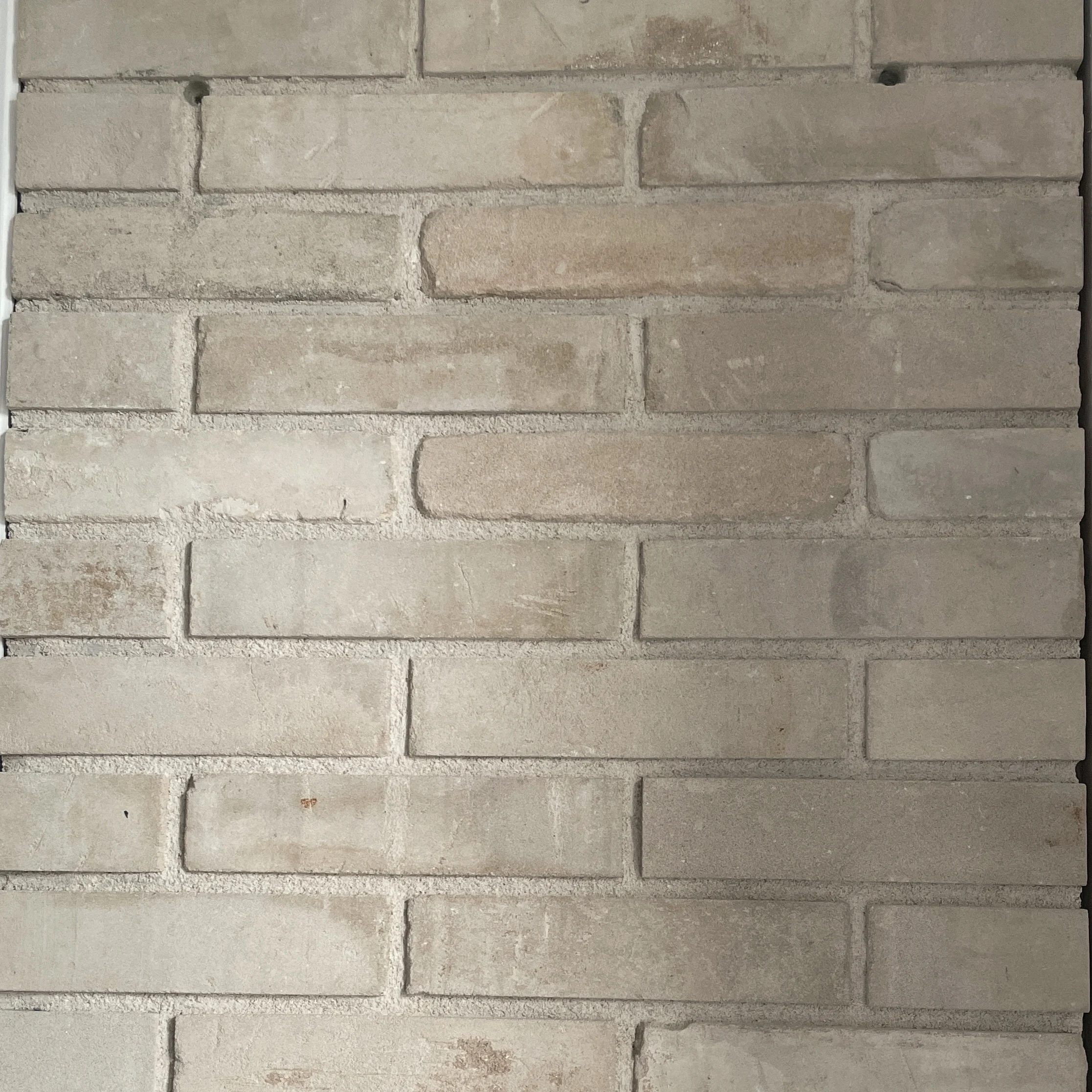 China Vintage Brick Wall Cladding Rustic Surface White Brick Slips Sheets for Wall Decoration