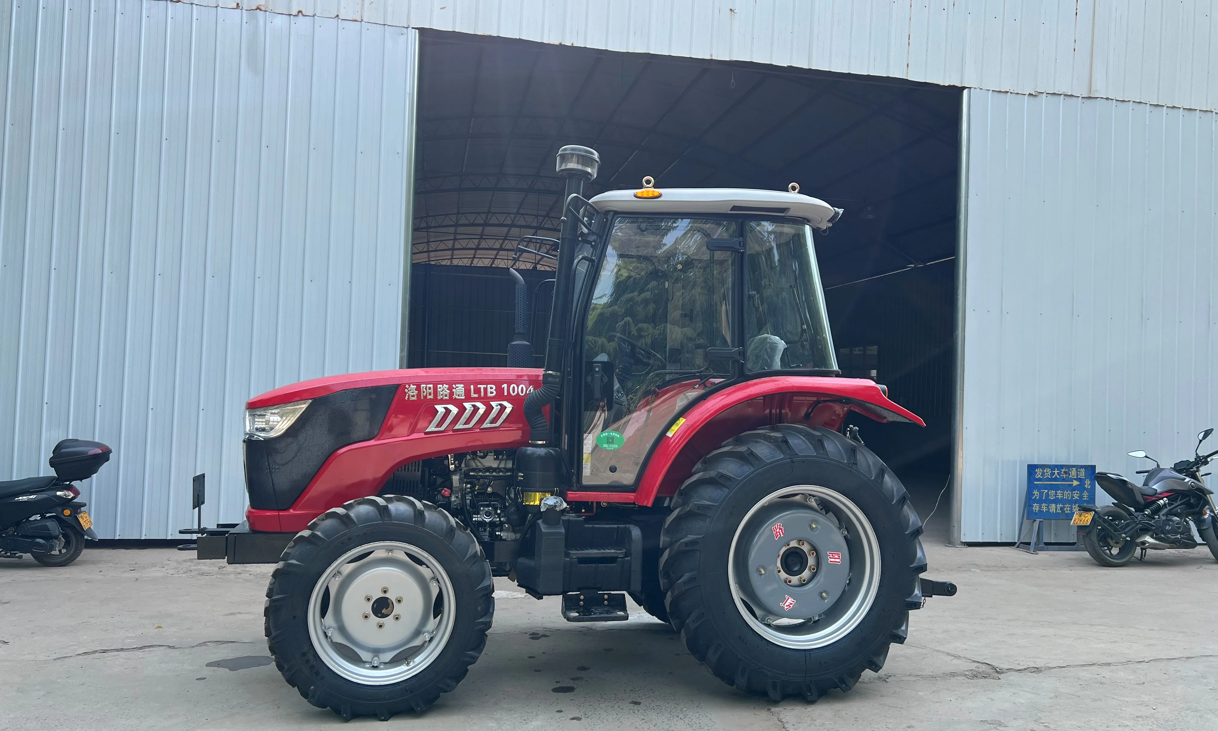 120hp China Top 10 Small Tracked Agricultural Tractor Mini Crawler Tractor For Farm Paddy