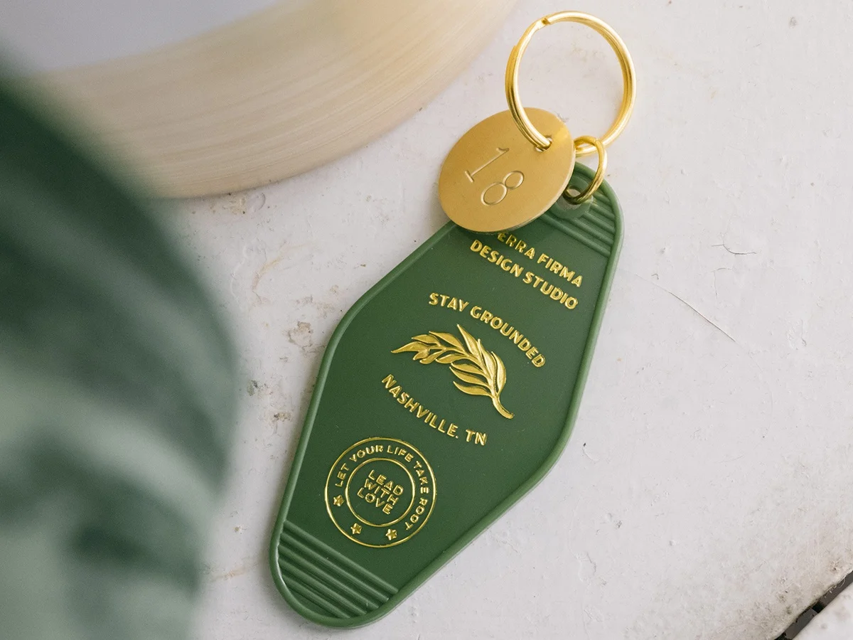 Custom Plastic Acrylic Hotel Keychain Logo with Key Ring Blank ABS Motel Keychains Key Tags Your Design Motel Keychain