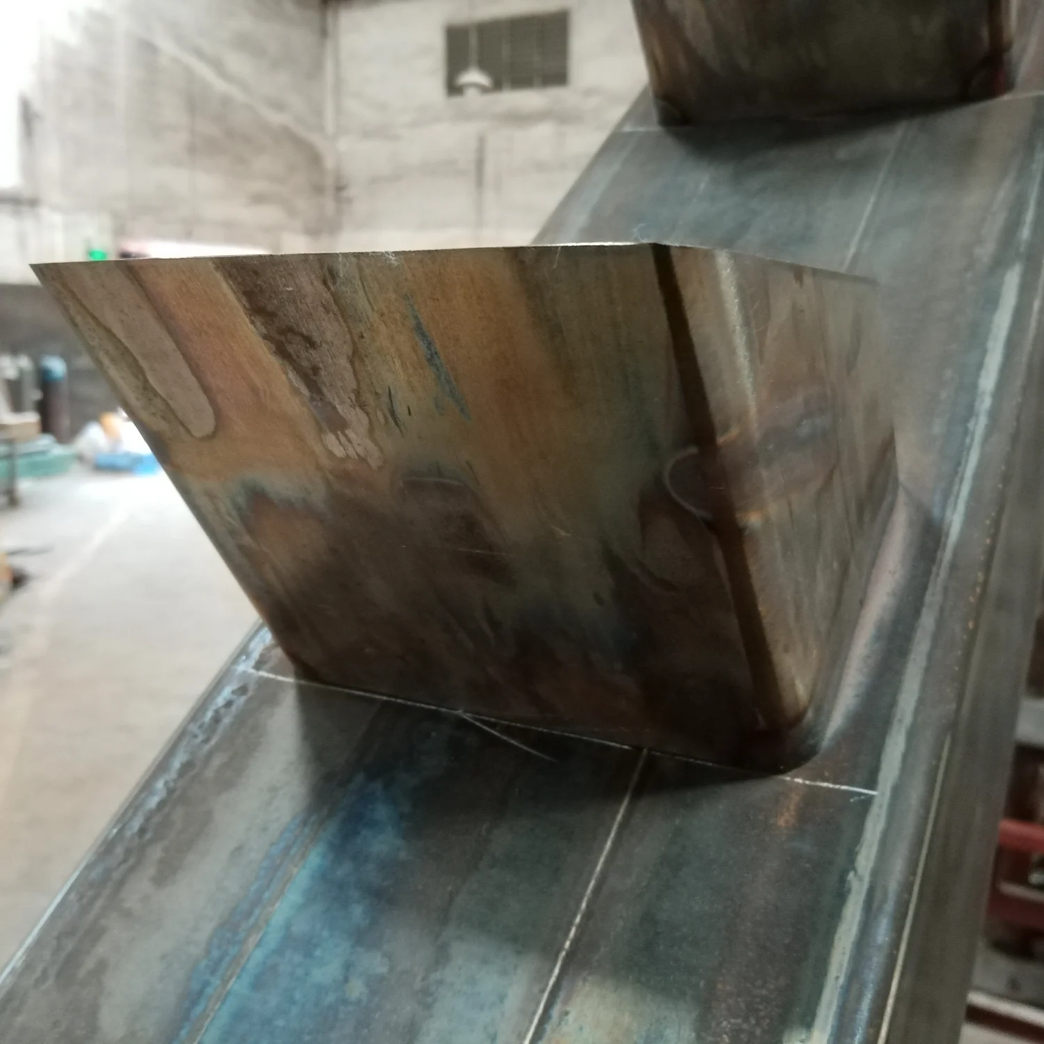 Staircase for Wooden Treads And 12mm tempered  Glass Railing of  Stringer  Stair