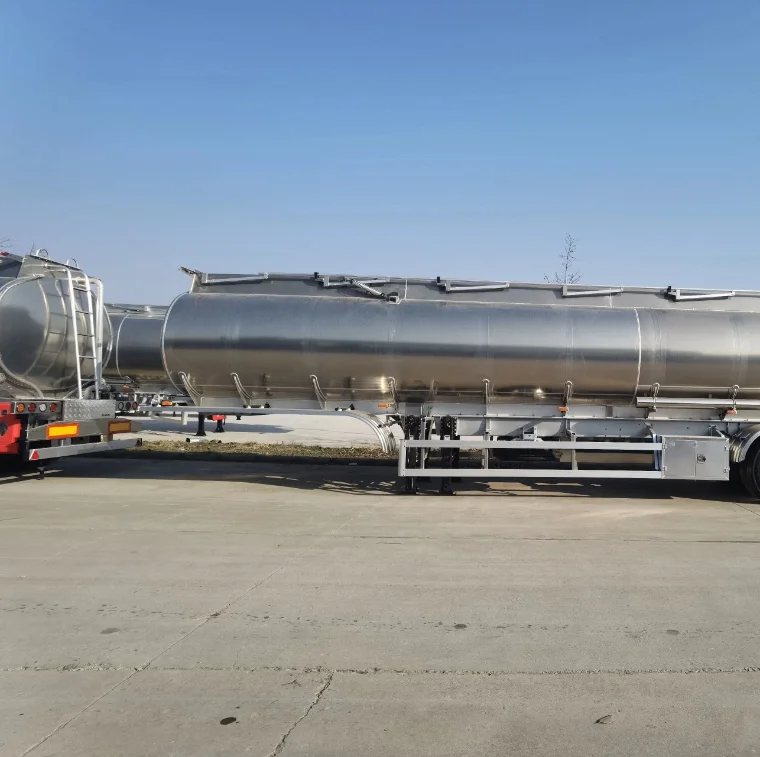 High quality 45000 liters 3 Axle 5 Compartments Water Gasoline Oil Transport Fuel Trailer