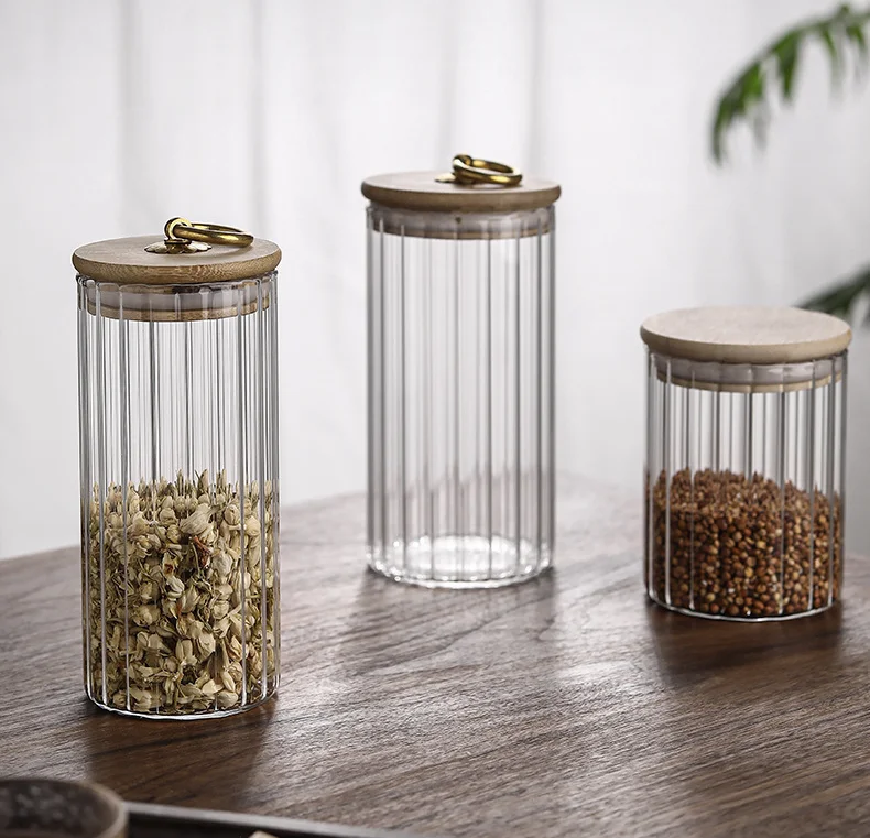 Wholesale Kitchen Borosilicate Glass Airtight Food Storage Container with Bamboo Wood Lid Round Clear Glass Jar Pantry Organizer