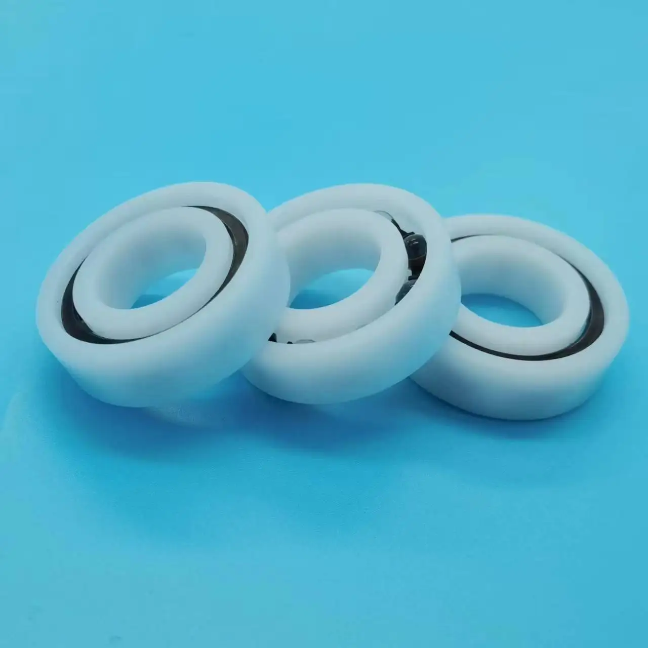 6004 Plastic Ring Ball Bearing No Grease Clean Corrosion Resistance NOT Rusted Bearing