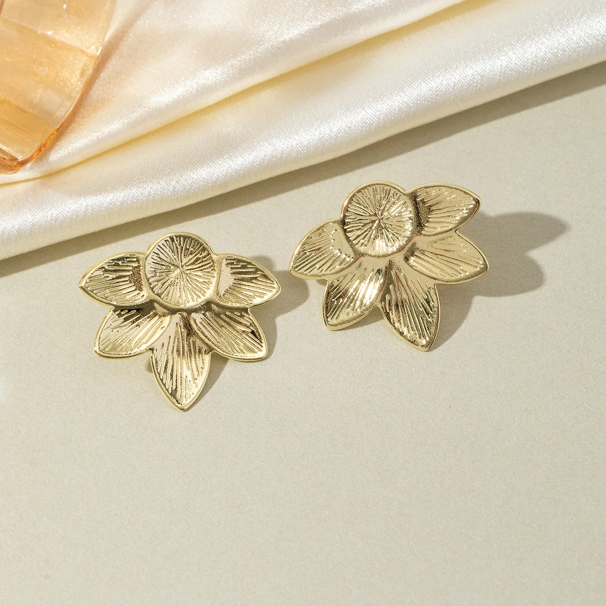 European and American INS style 18k gold plated stainless steel hexagonal star flower leaf earrings