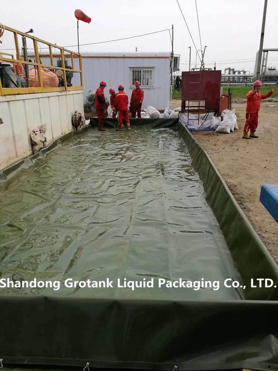 
Portable Easy installation oil spill containment berm 