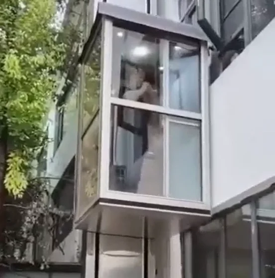Small household elevator indoor and outdoor simple and silent household two-story three-story villa elevator factory small eleva
