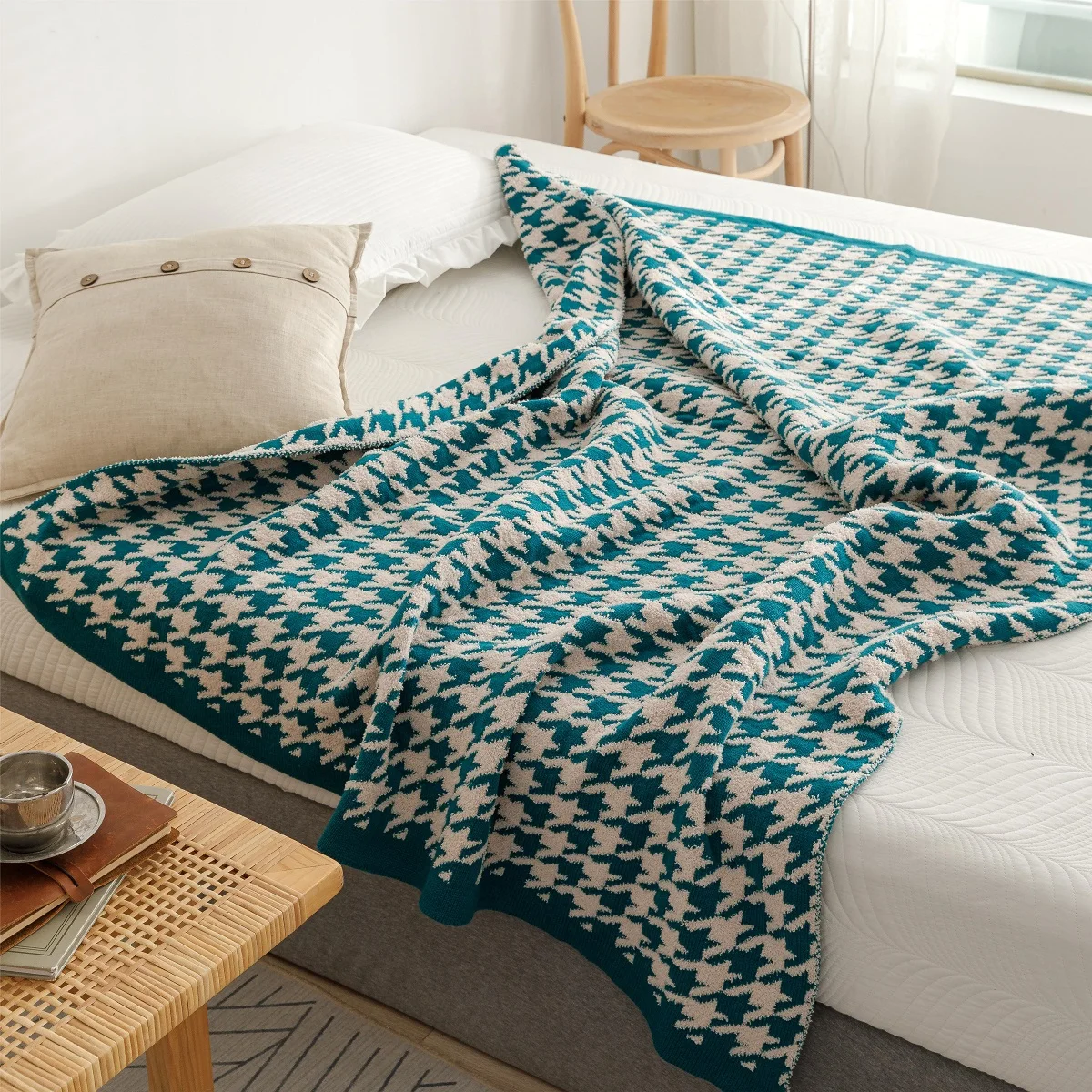 Houndstooth Plaid 50% Polyester 50% Acrylic Decorative Knit Throw Blankets