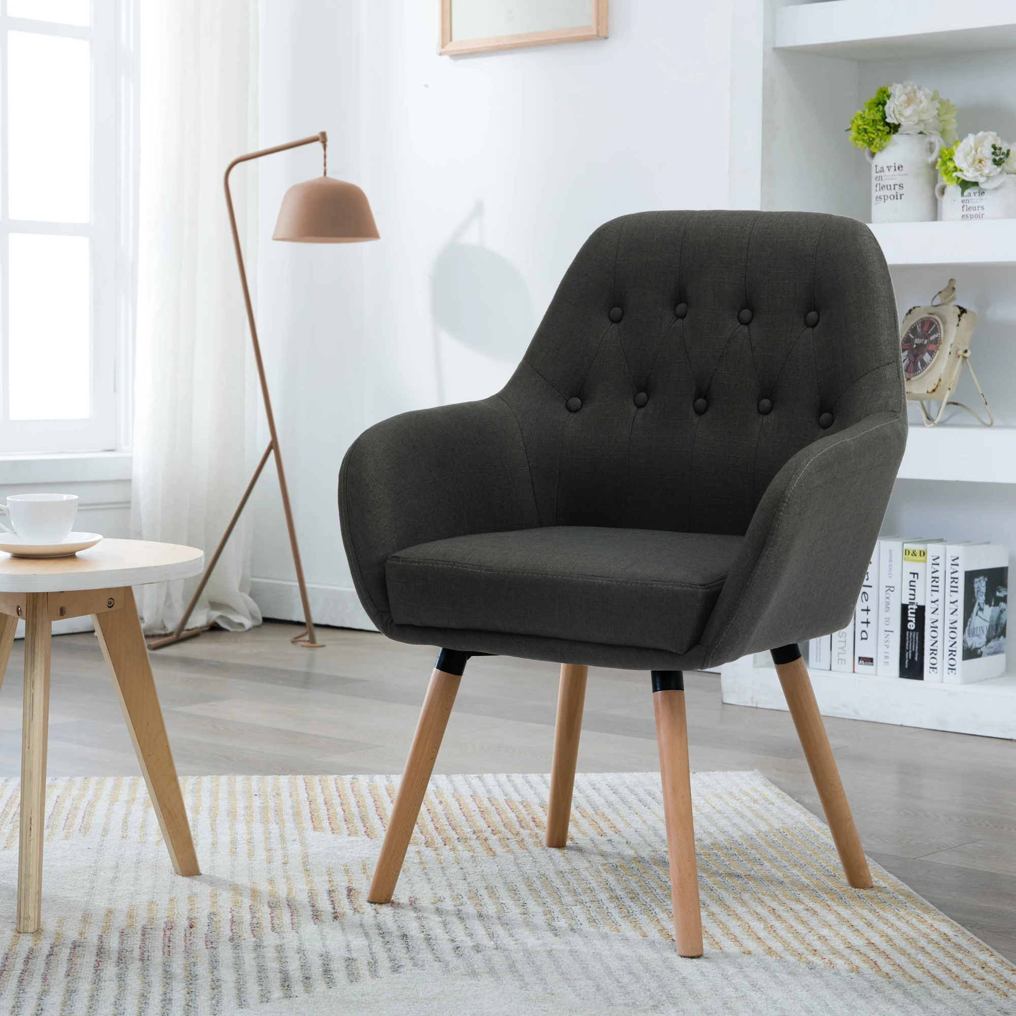 Современный стул для гостиной с деревянными ножками тканевый мягкий стул