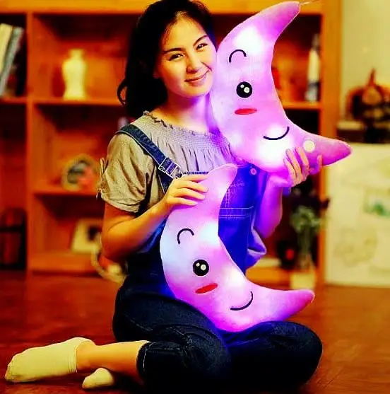 2018 New Fashion Customized 38 cm Moon Shaped Led Plush Pillow Glowing in Dark Plush Pillow Doll Toys