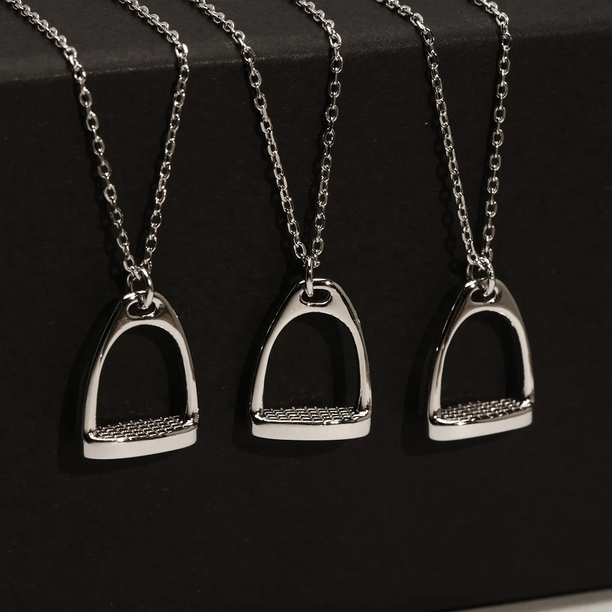 Изготовленный На Заказ 925 стерлингового серебра Конный ювелирные изделия из золота 18 карат Позолоченные из родия лошадиное стремя кулон ожерелье для мужчин и женщин, подарок