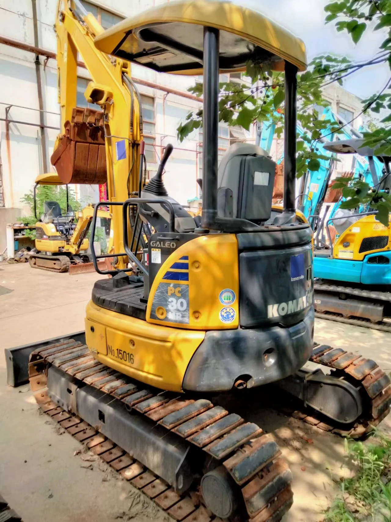 mini digger Buy sell door walking pc30 backhoe excavator 3 ton old sale excav machine price cheap smallest mini tractor