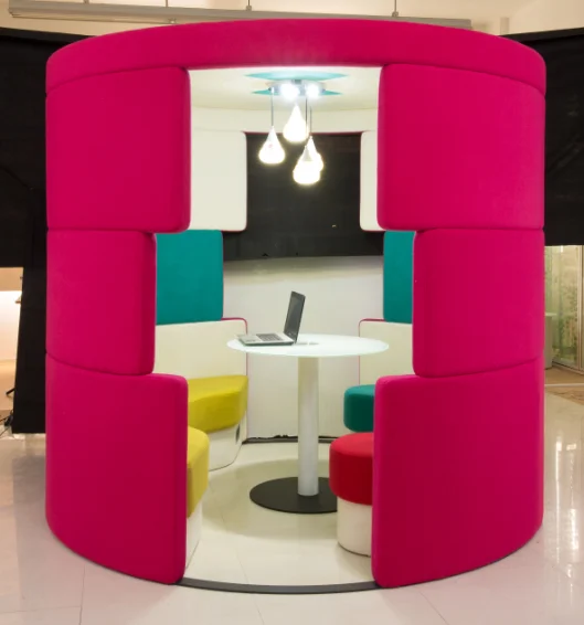 Lounge Fabric  office furniture 4 Seats soundproof  round meeting pod