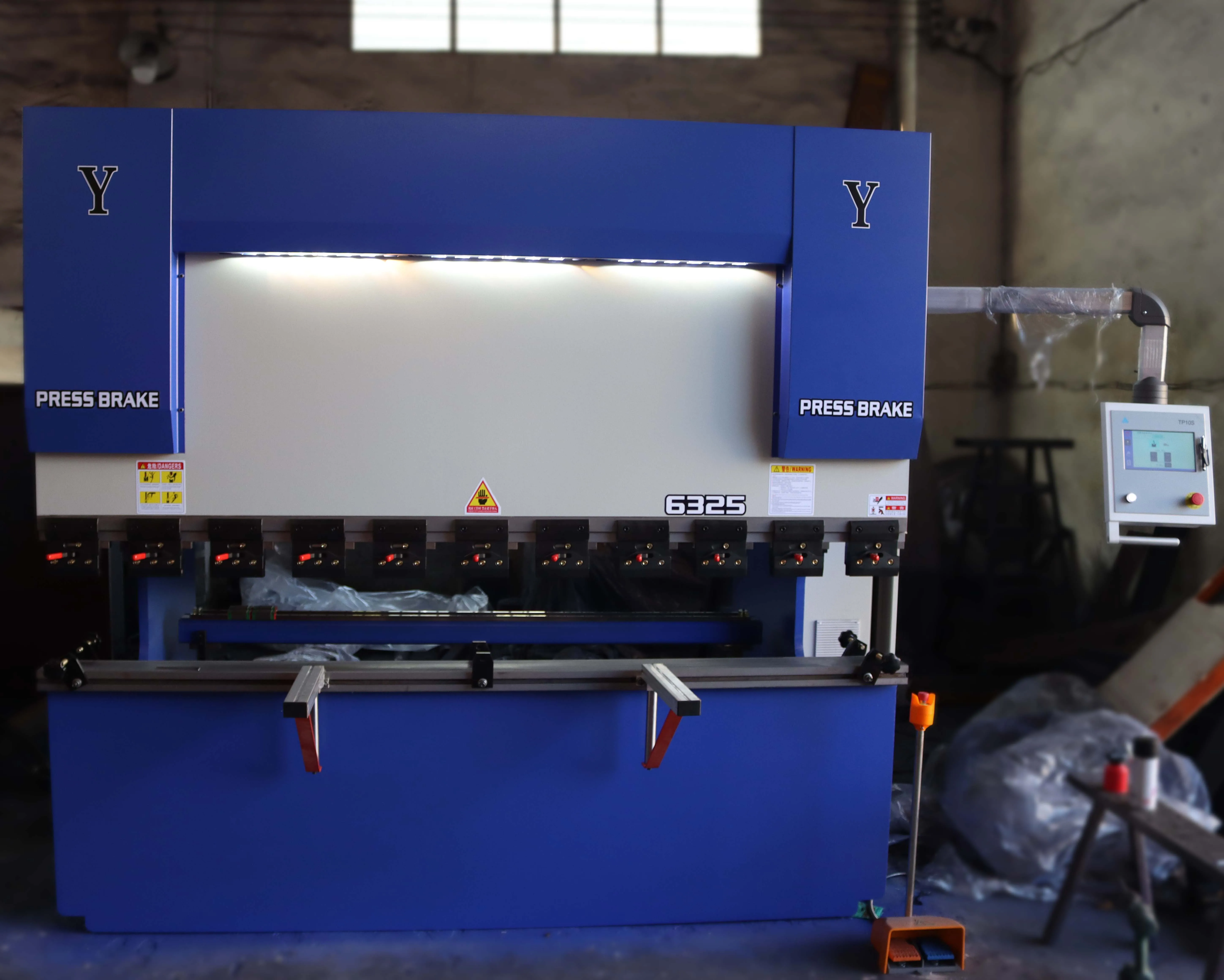 
600 ton 6000mm tandem press brake Pole fabrication produce line machines 