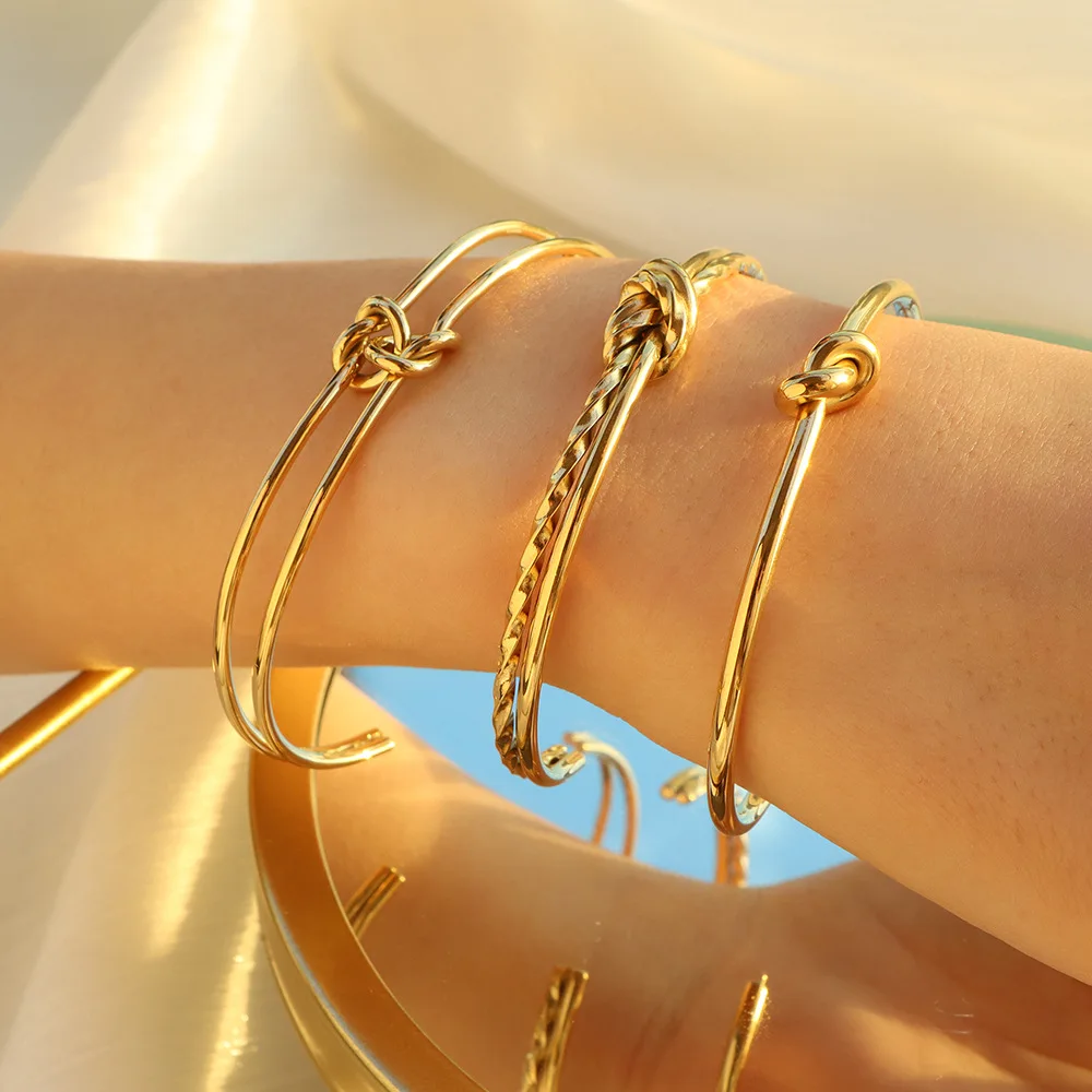 2024 New Style Minimalist Trendy Retro Tarnish Free Stainless Steel 18k Gold Bangle Waterproof Open Cuff Knot Bracelet MK4146