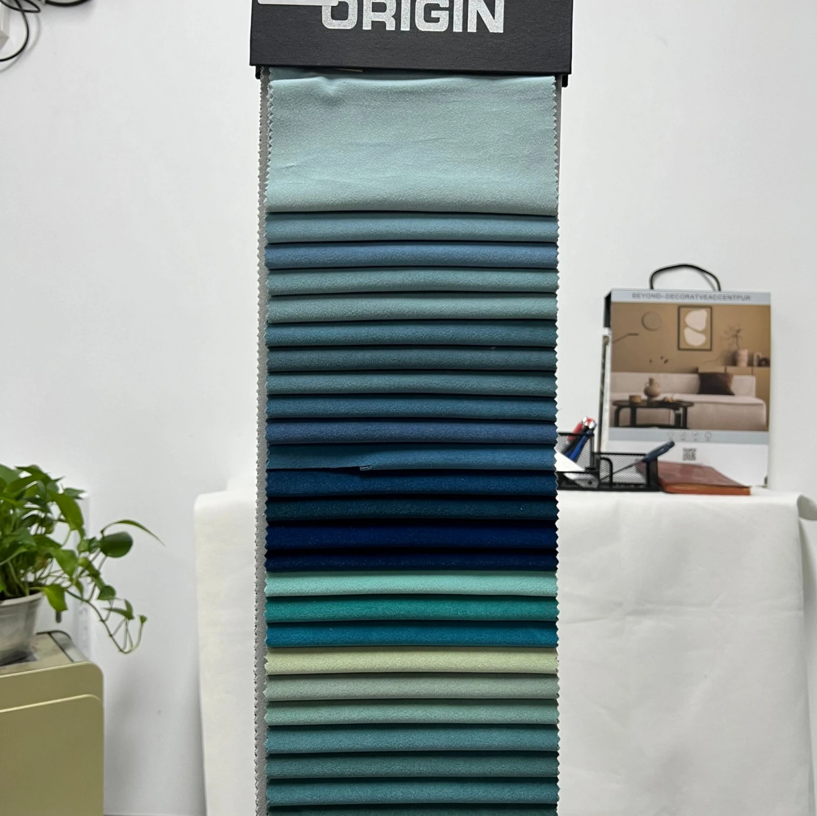 Woven Home Textile-curtain Curtain Hot Wholesale  Blackout Frosted Velvet 100% Polyester Fabric WARP Knitting Plain Offered