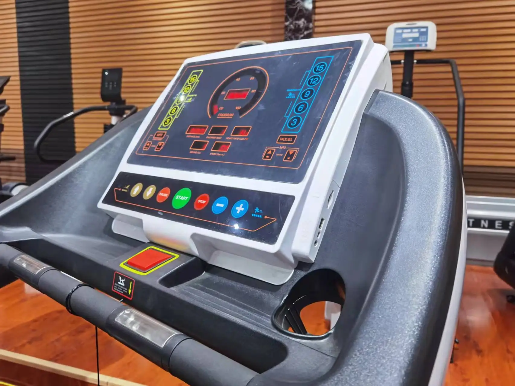 LAND FITNESS commercial use LCD screen using high quality Commercial Treadmill