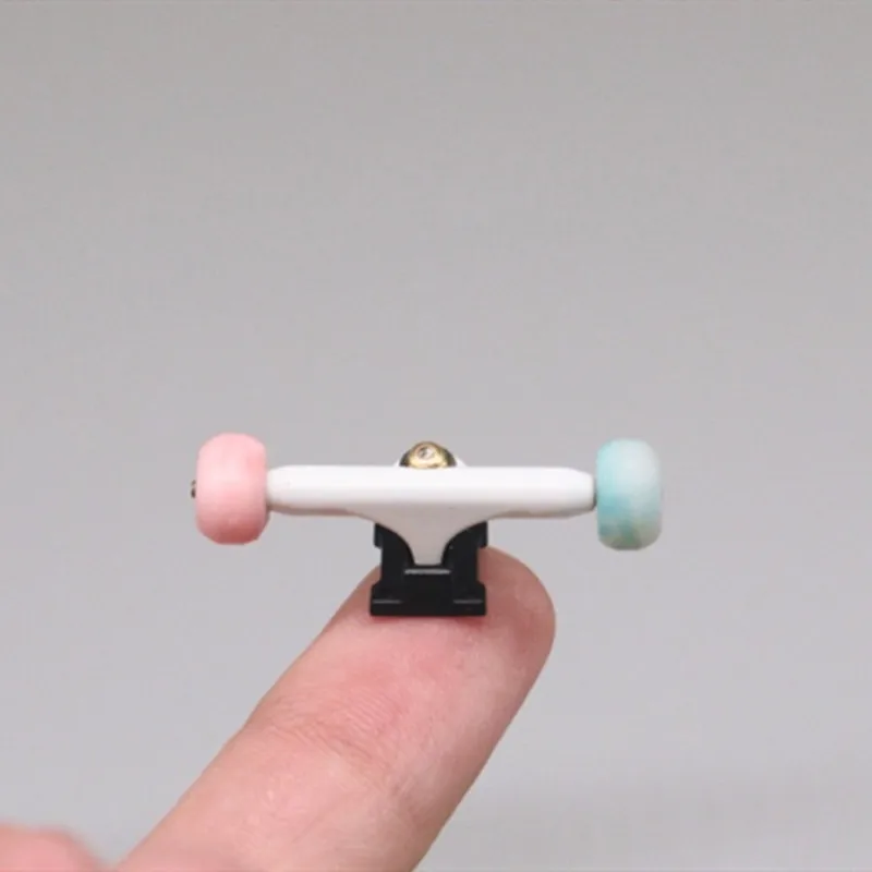 CNC process wholesale 32mm 34mm fingerboard trucks