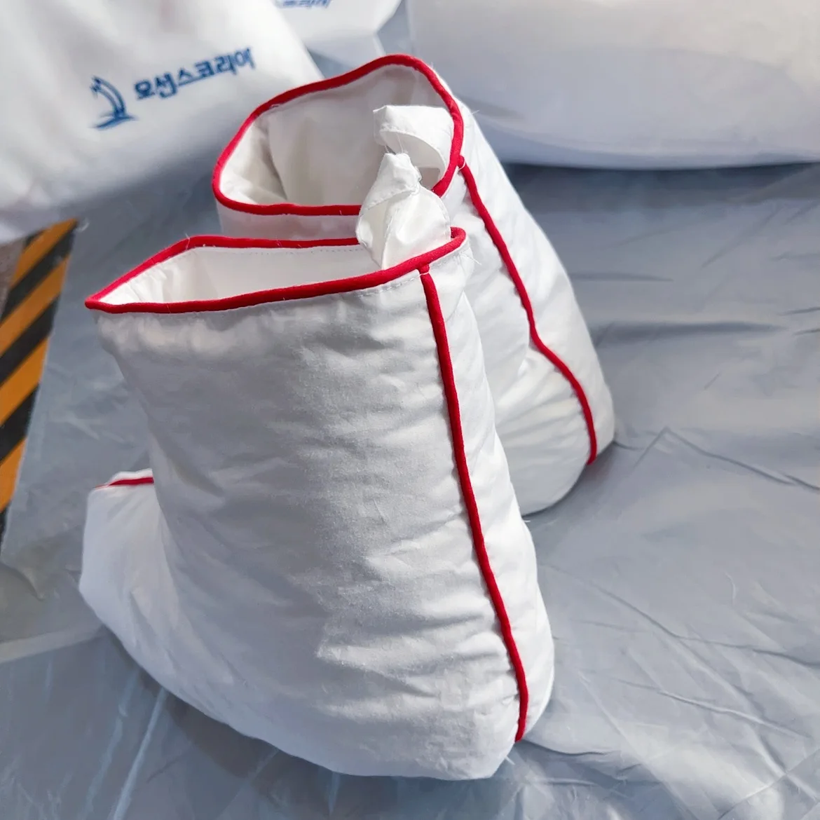 Europe Popular Feather Shoes White Cotton Room Relax Slippers Indoor Boots