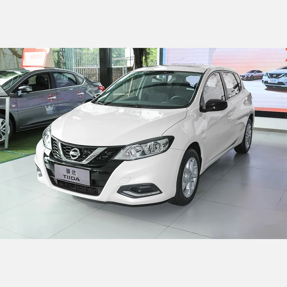 Hot Sale Nissan Tiida 5 door 5 seater Hatchback Nissan Tiida Gasoline Petrol Cars For Selling