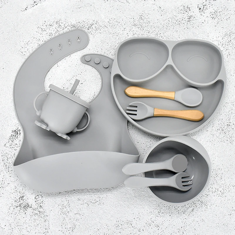 New Arrivals Kitchen Baby Accessories Set 8pcs Dinner Plate Bowl And Spoon BPA Free Silicone Weaning Baby Feeding Set