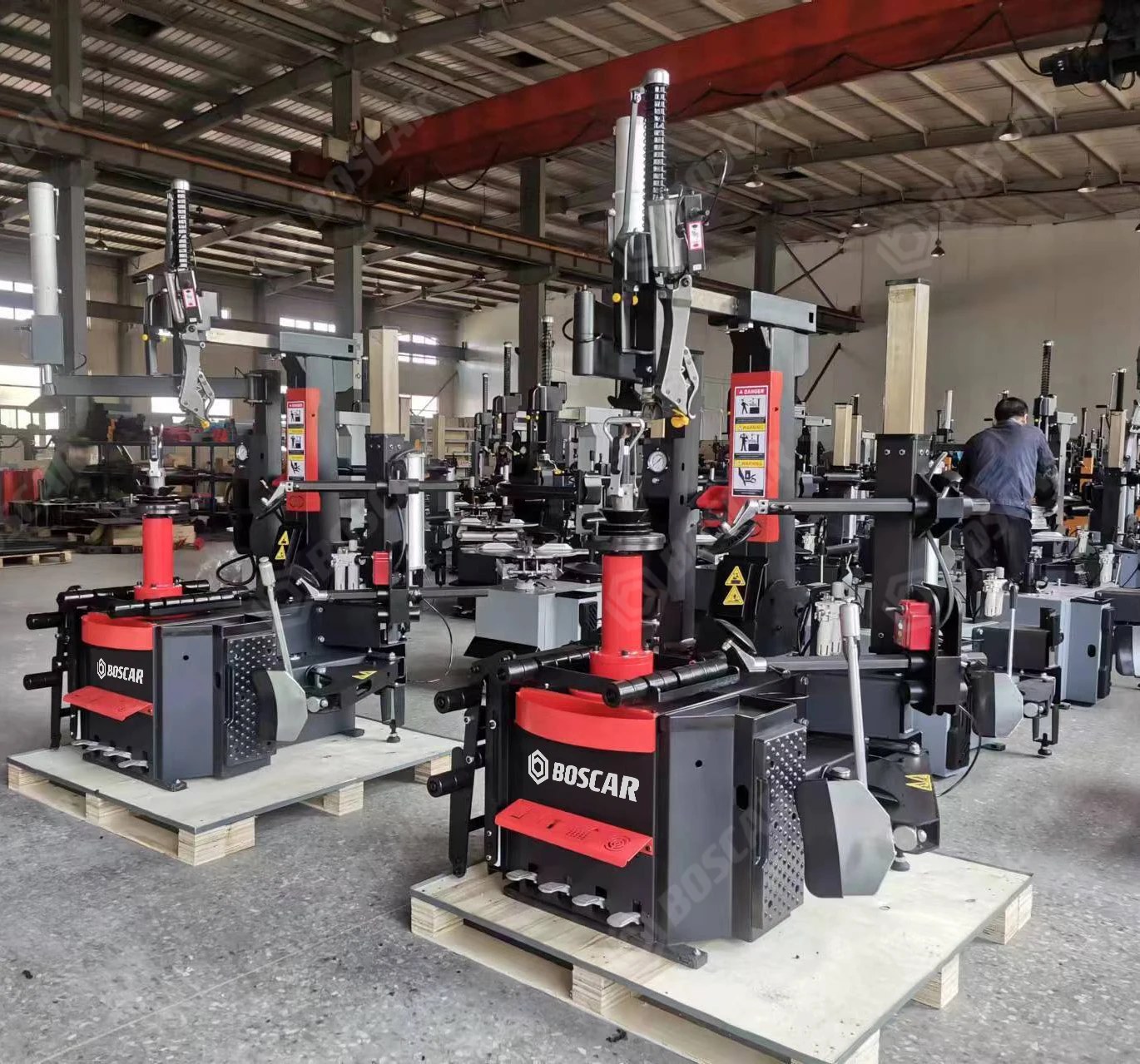 Optional automatic universal picker for tire removal machine Non pry bar disassembly auxiliary arm Auyomatic disassembly head