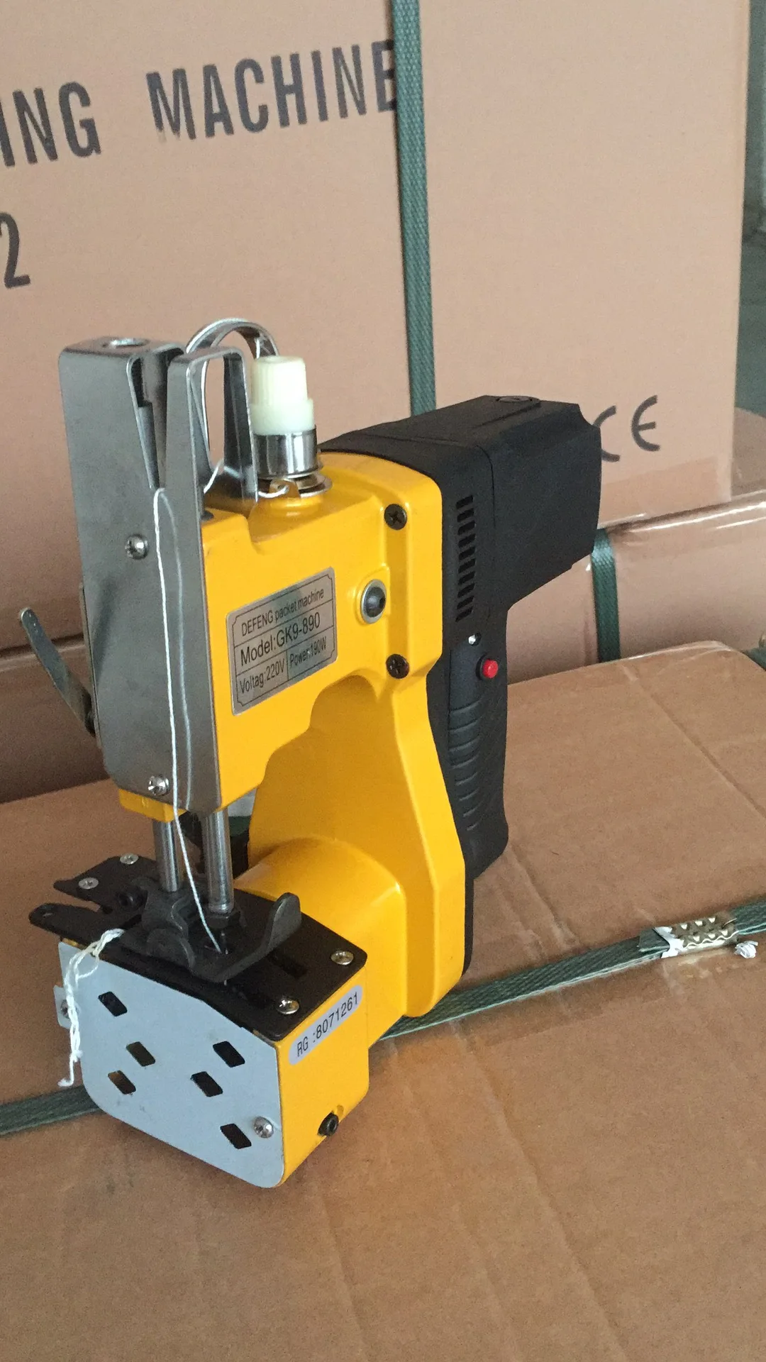 Small sewing machine pocket needle and thread sewing machines