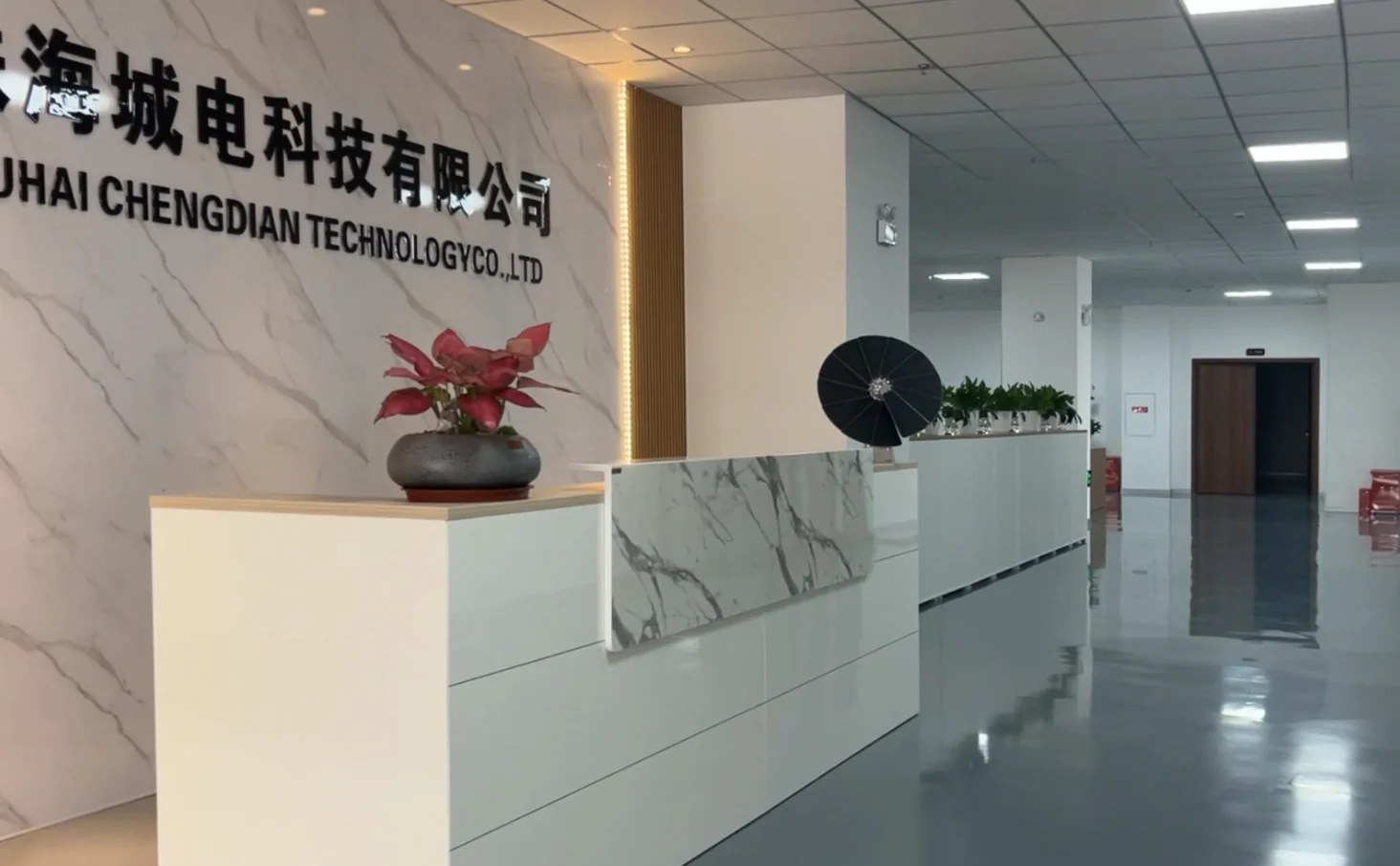 Tabletop solar power system small solar system easy carrying solar system triple axis solar tracker model