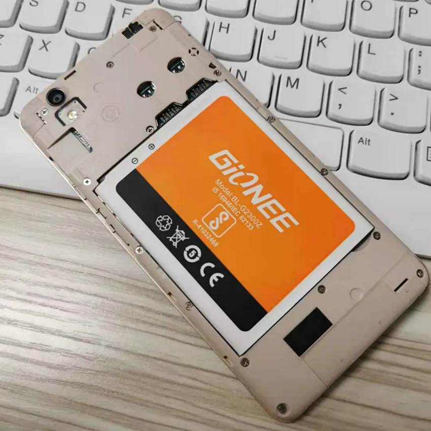  Фабричный дешевый Gionee 95% Новый 5 0 дюймовый сенсорный экран IPS 1 Гб + 16 ГБ Android разблокированный сотовый телефон Мобильный