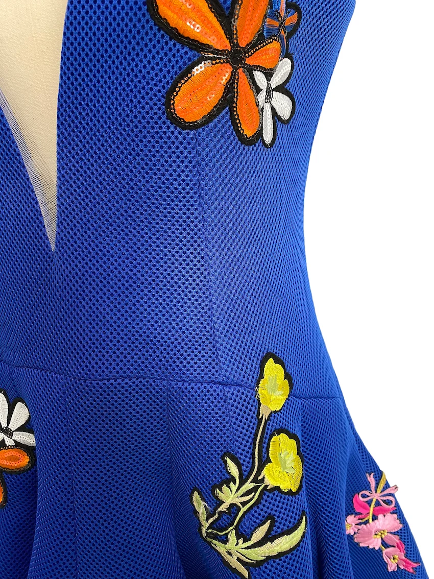 New Fashion Temperament Embroidered High Waist V-neck Sleeveless Casual Dress