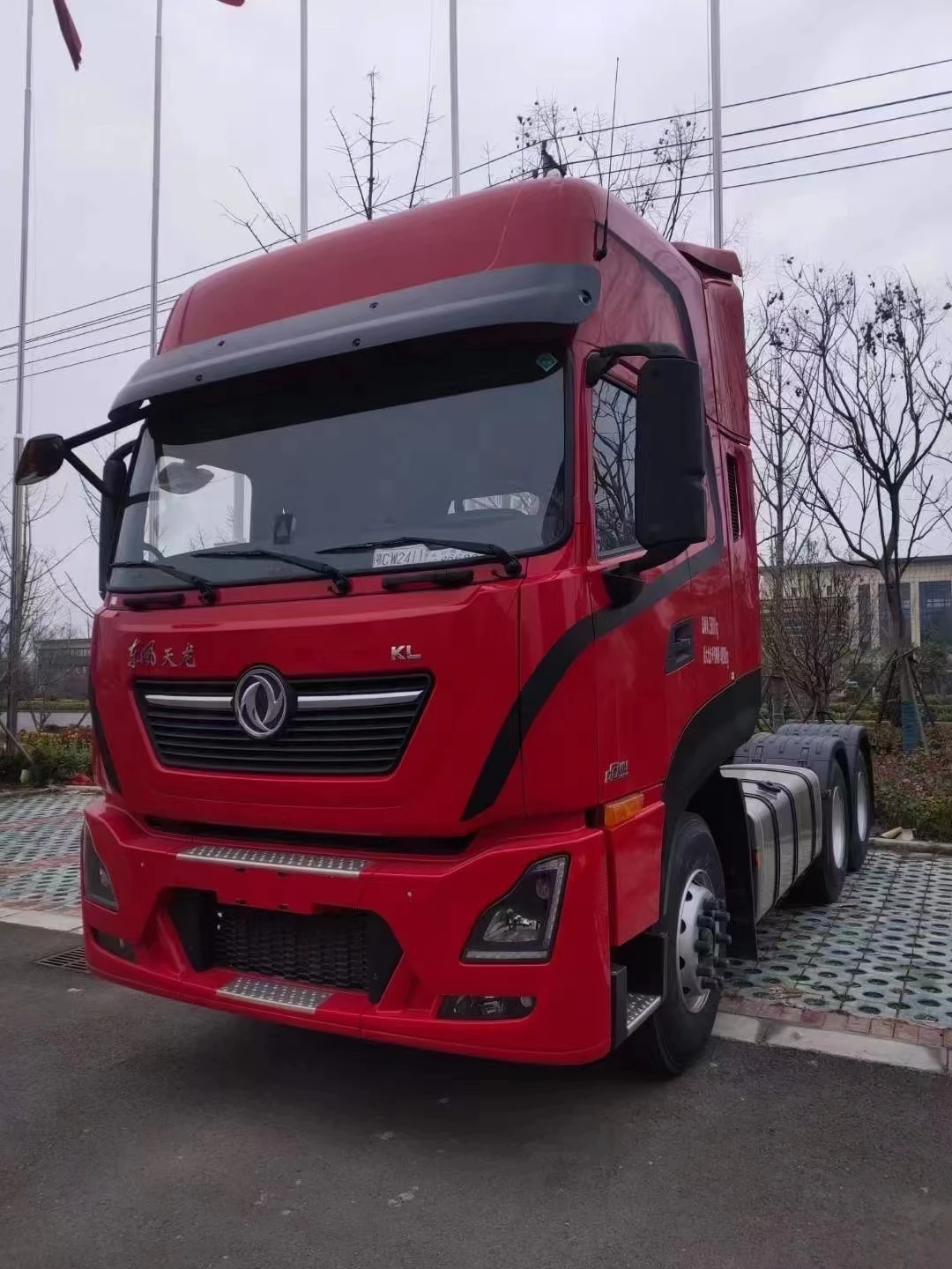 2022 used Dongfeng Tianlong tractors in hot sales
