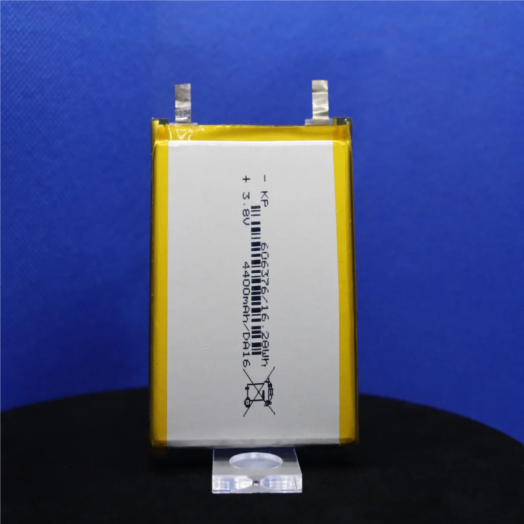 Factory direct Popular Customized Silver 3.7v 4400mah 16.28WH Lipo Battery From China