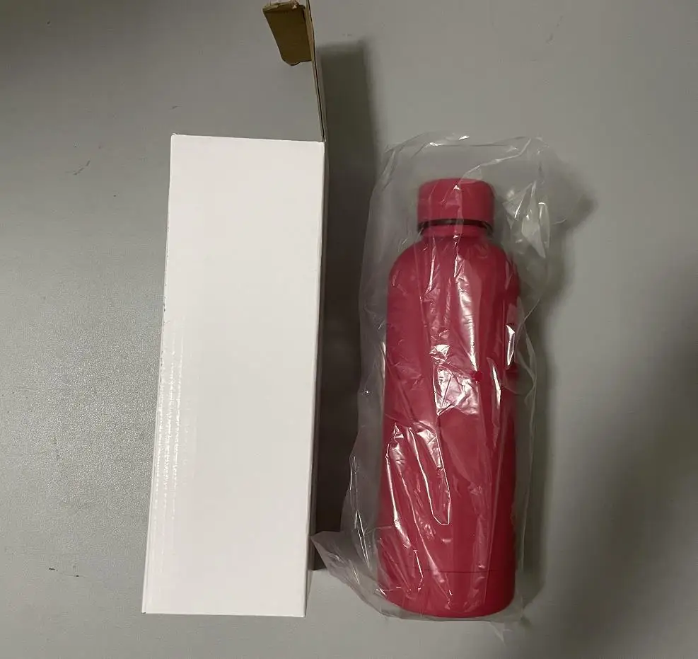 Фабричная Двойная Вакуумная 304 резиновая краска из нержавеющей стали 500 мл бутылка для воды с силиконовой ручкой