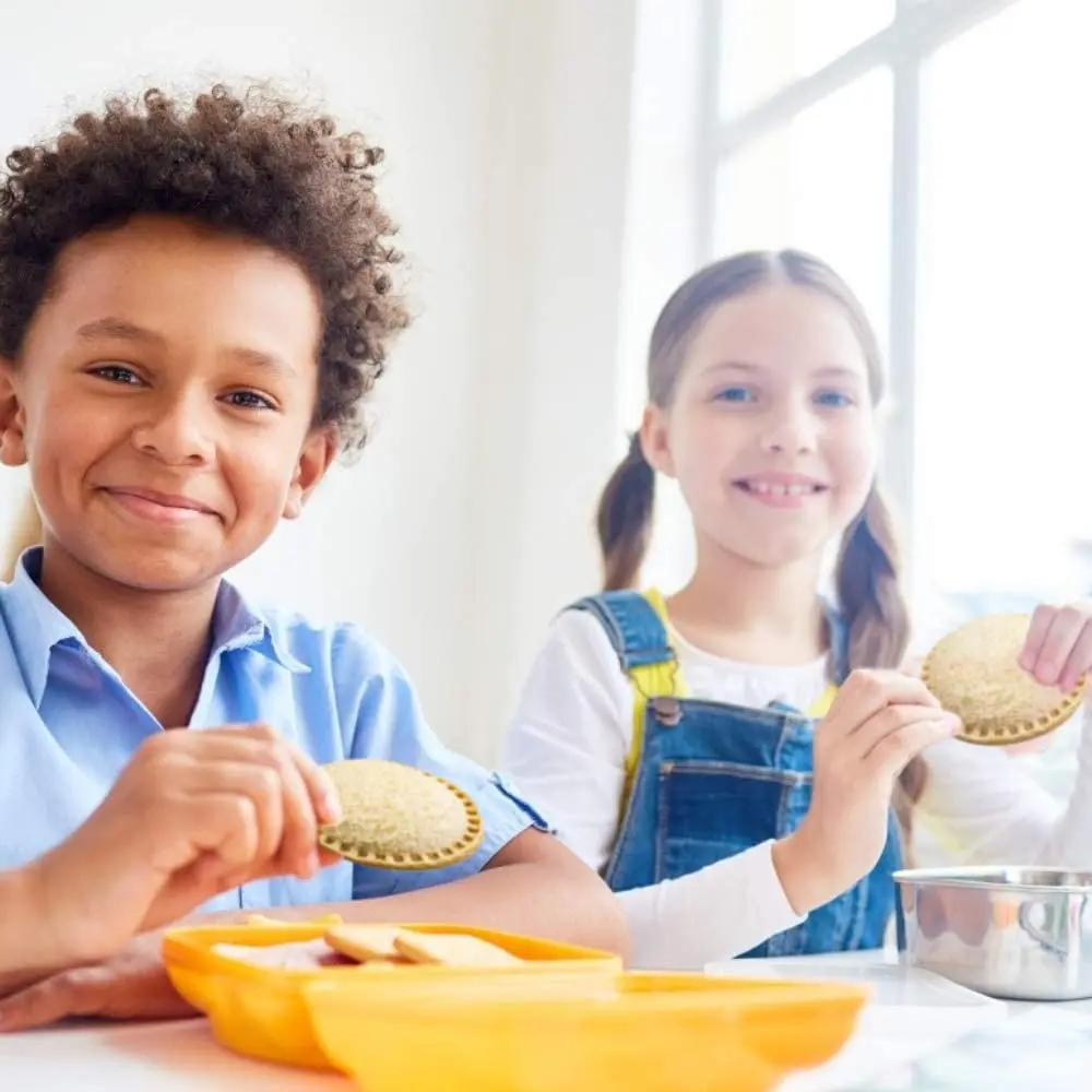 Hot Selling Crustable Bread Press Uncrustable Crustless Sandwich Biscuit Decruster Cutter And Sealer Maker Set  For Kids