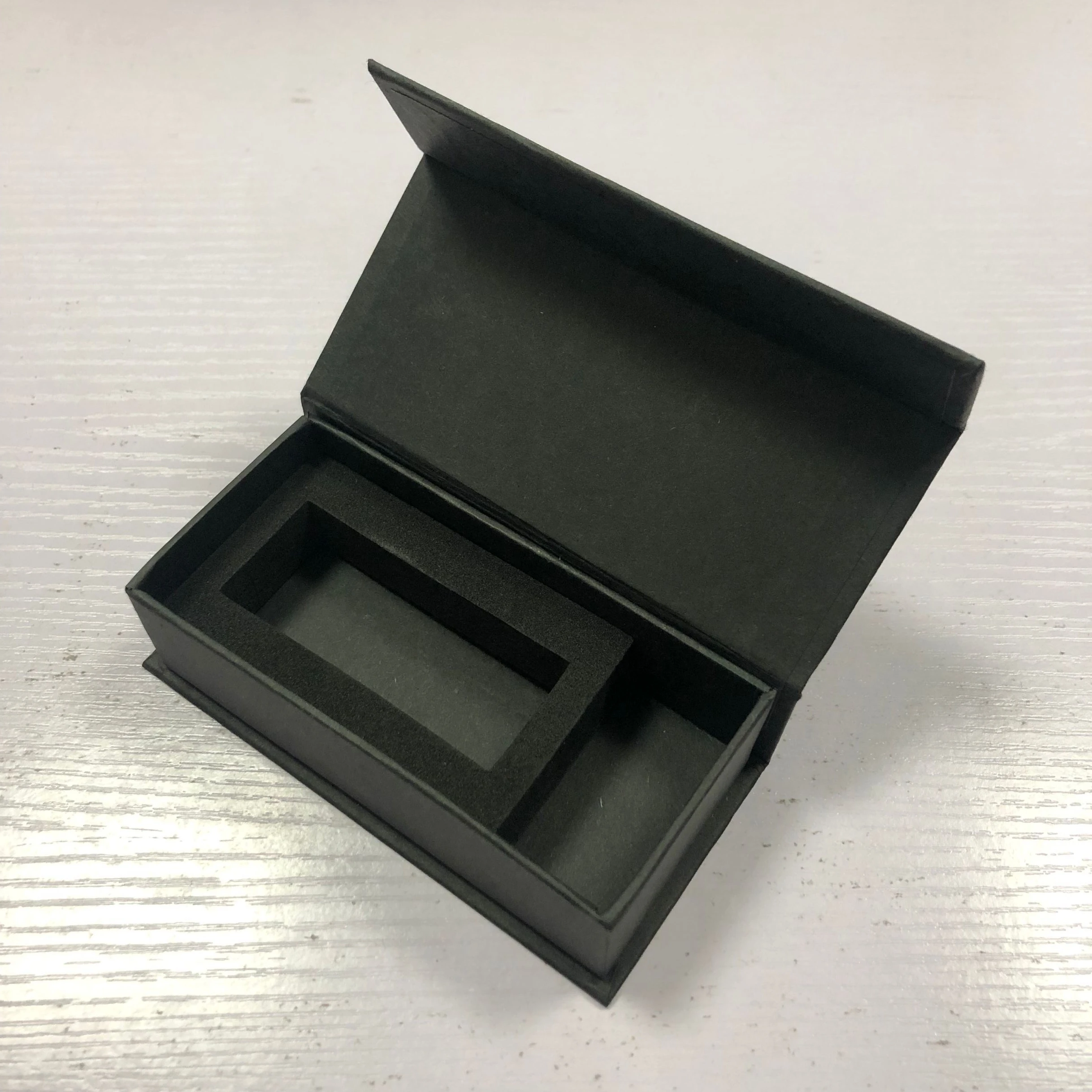 Custom Black Paper Cosmetic Gift Box Luxury Packaging Magnetic Closure Book Style Cardboard Packing Boxes Supplier