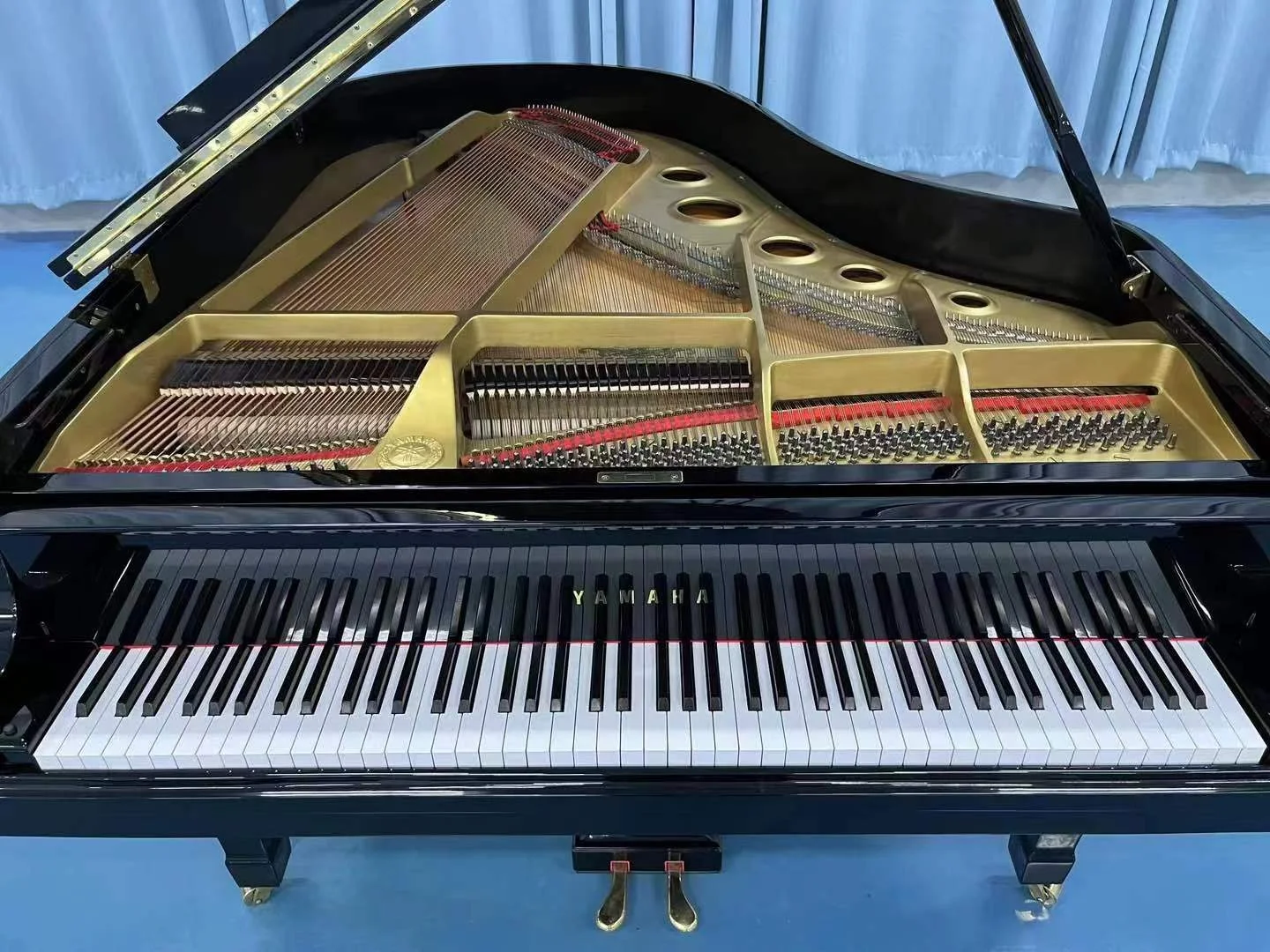 Japanese manufactured by Yamaha home used grand piano professional