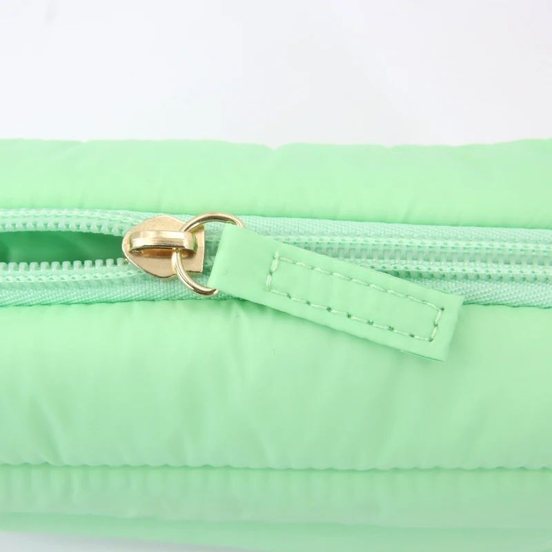 nylon cosmetic bag quilted puffy nylon bag waterproof portable nylon makeup brush set bag