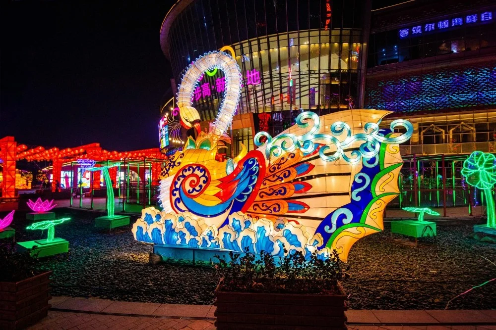 Large Traditional Chinese Lanterns Decoration Animatronic Cartoon Figure Model