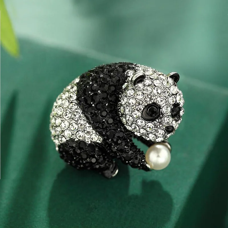 Wholesale Cute Bling Bling Crystal Brooch Fashion Jewelry Rhinestone Brooches Luxury Women Gift Evening Club Panda Brooch